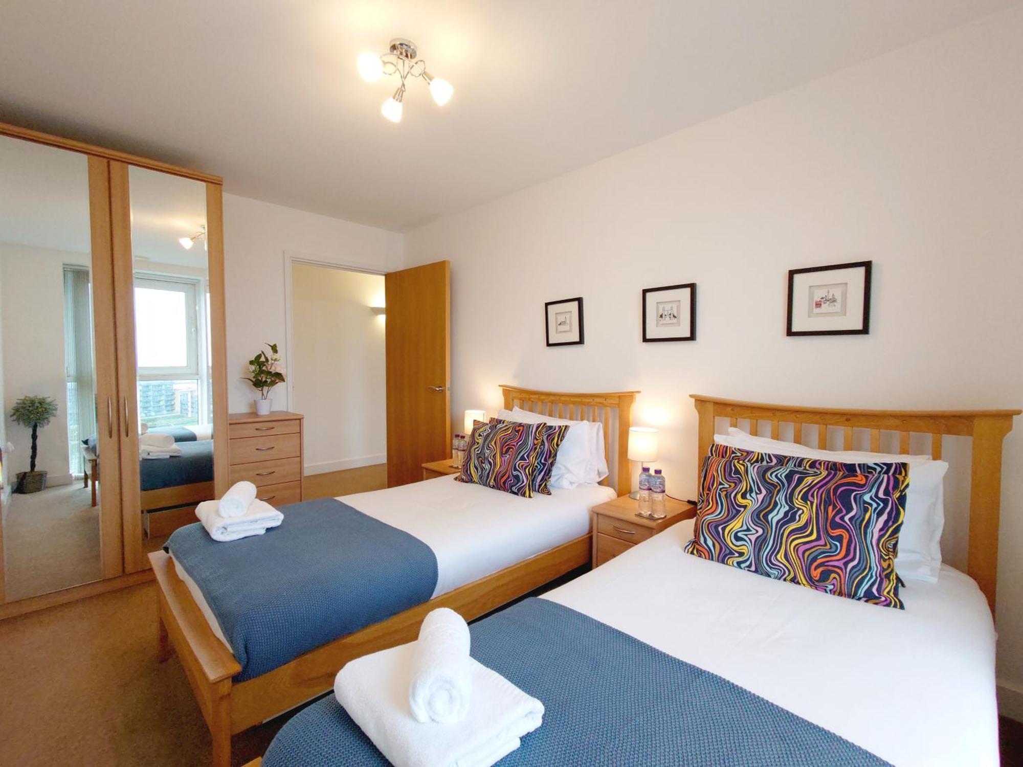 London Excel Stays - Three Bed Serviced Apartment Zewnętrze zdjęcie