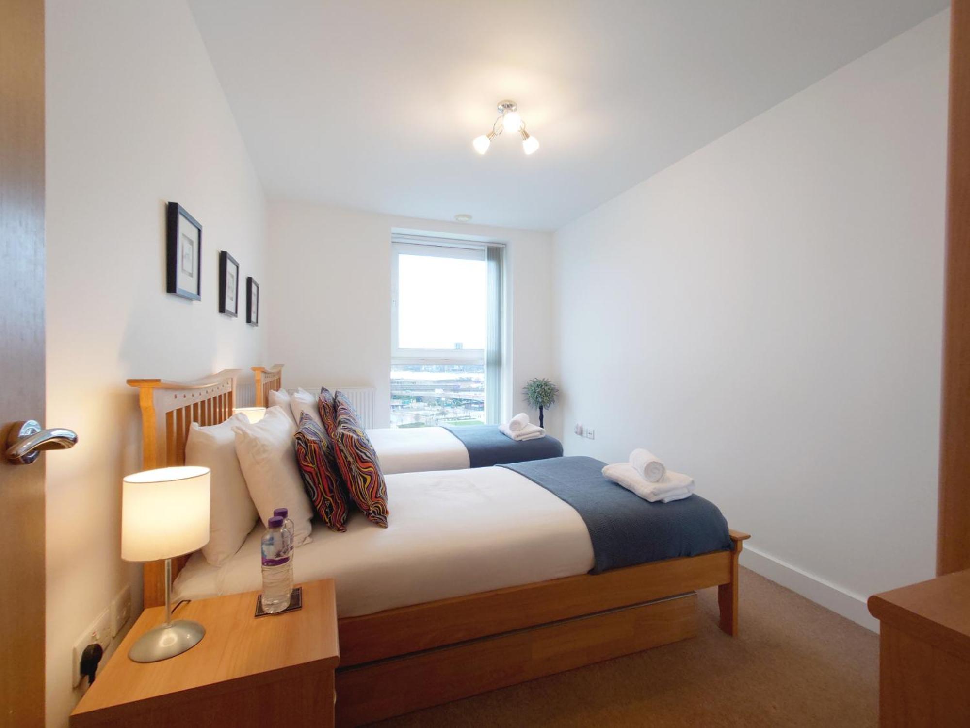London Excel Stays - Three Bed Serviced Apartment Zewnętrze zdjęcie