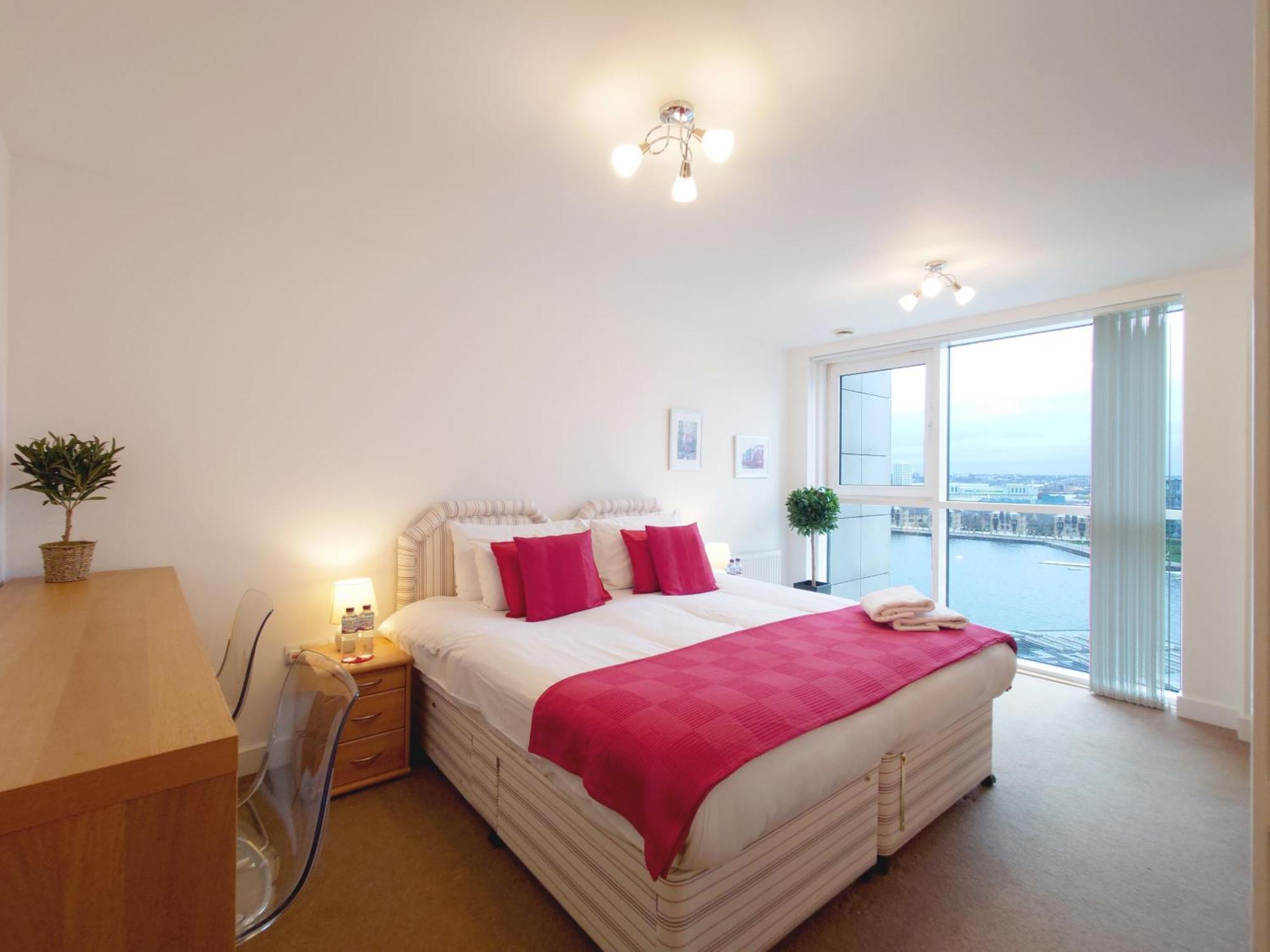 London Excel Stays - Three Bed Serviced Apartment Zewnętrze zdjęcie